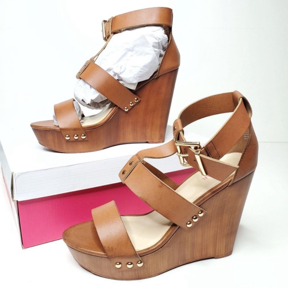 Strappy wedges size 9